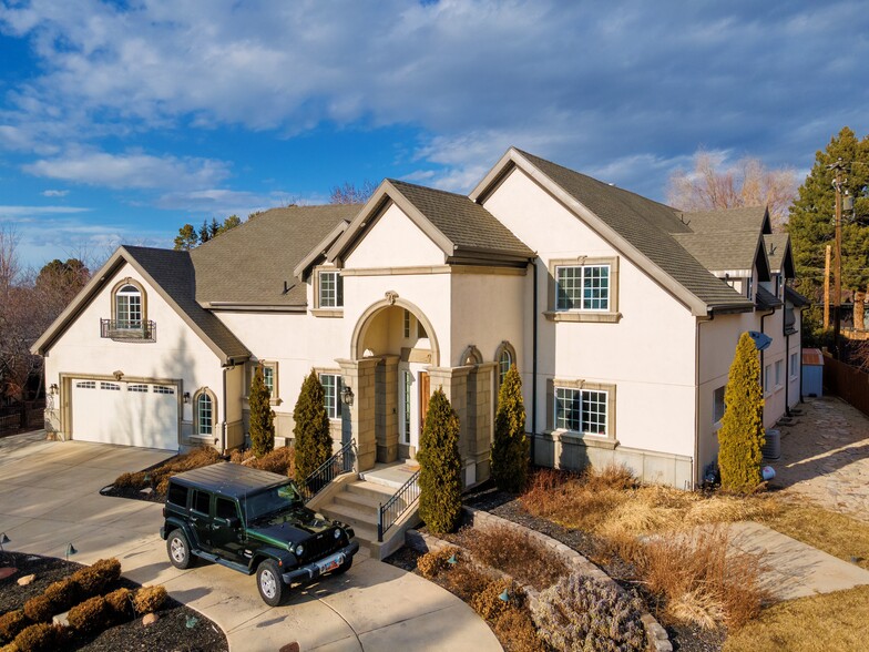 2765 E Blue Spruce Dr, Holladay, UT à louer - Photo de l’immeuble – Image 1 sur 15