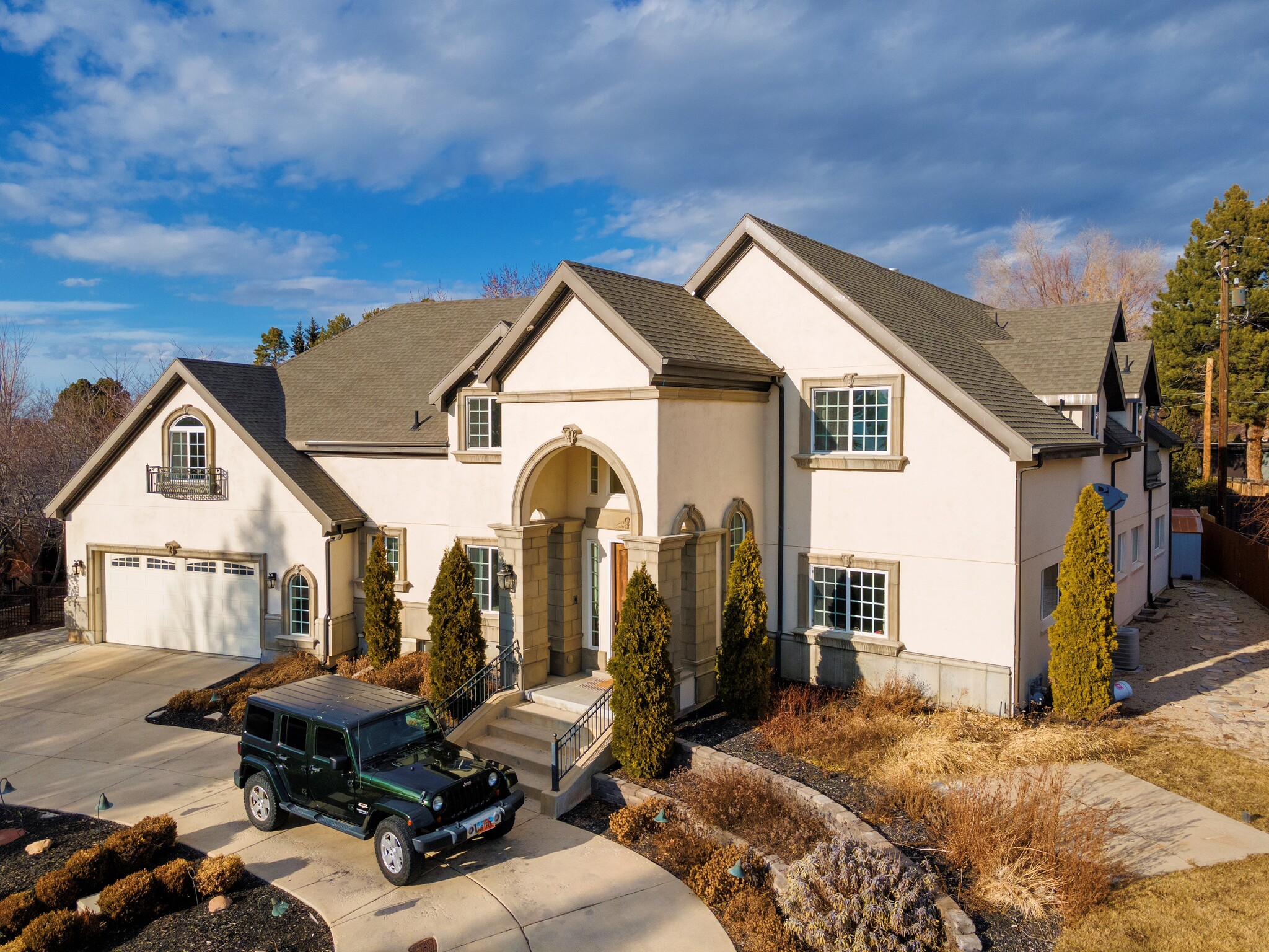 2765 E Blue Spruce Dr, Holladay, UT à louer Photo de l’immeuble– Image 1 sur 16