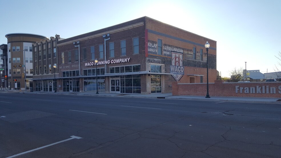 700-702 Franklin Ave, Waco, TX à louer - Photo principale – Image 1 sur 11