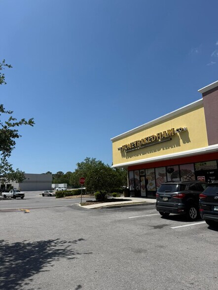8619-8637 Us Hwy 19 N, Port Richey, FL à louer - Photo de l’immeuble – Image 3 sur 4