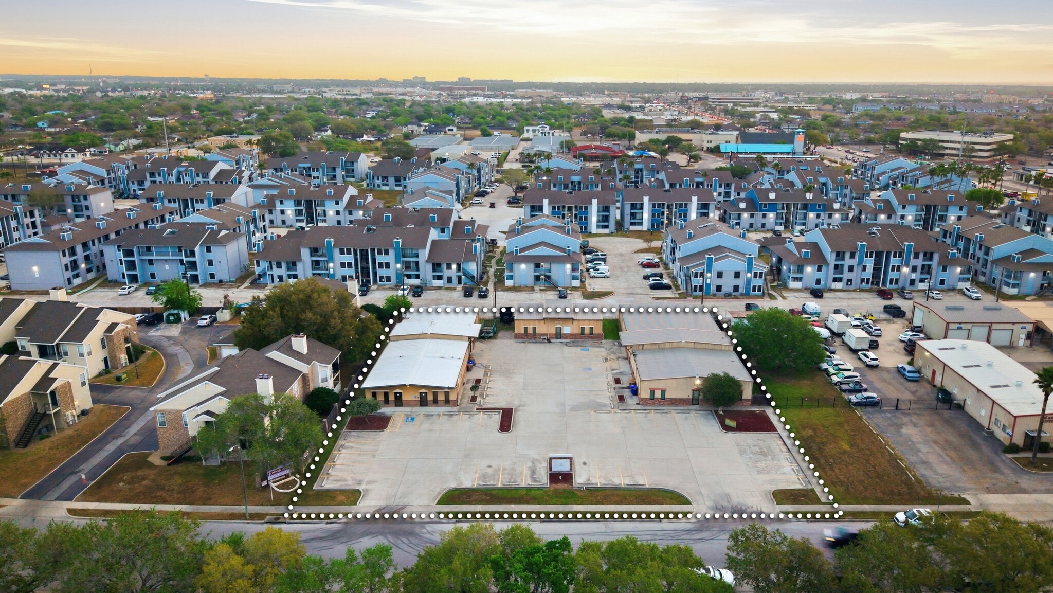 5502 Burnham Dr, Corpus Christi, TX à louer Aérien– Image 1 sur 24