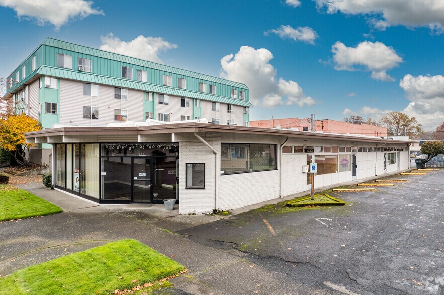 1221-1227 17th Ave, Longview, WA à vendre - Photo de l’immeuble – Image 2 sur 16