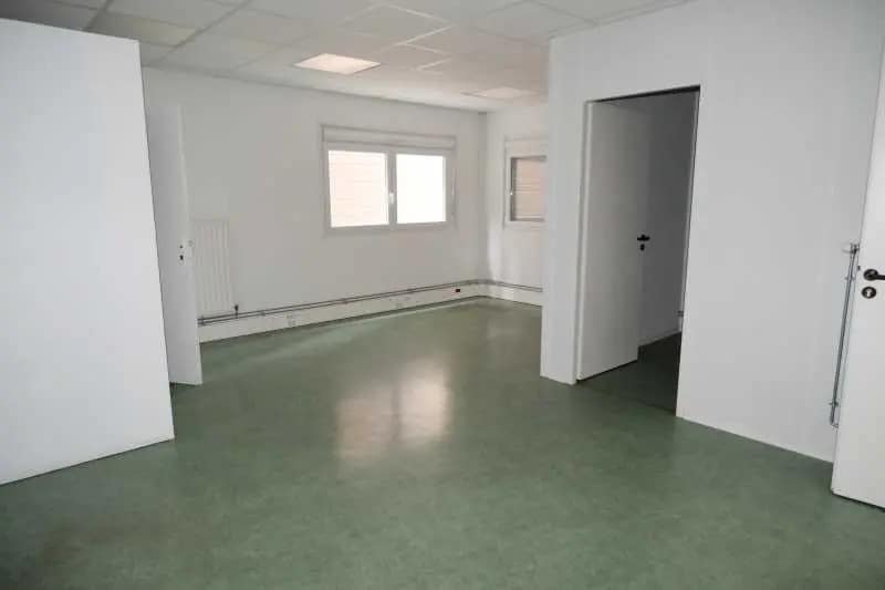 Bureau dans Harly à louer - Photo de l’immeuble – Image 2 sur 5