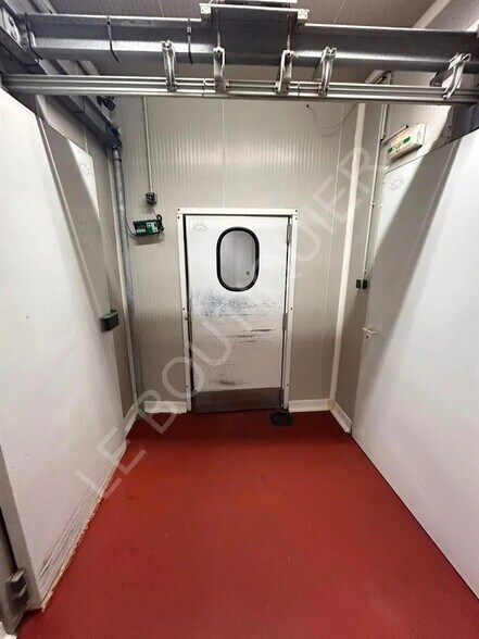 Local commercial dans Romainville à vendre - Photo de l’immeuble – Image 2 sur 8