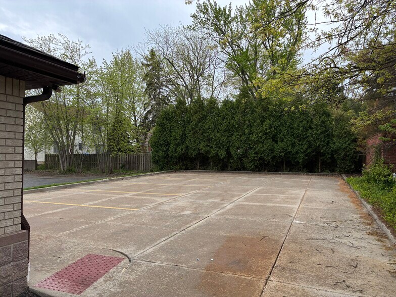 4338 Mayfield Rd, Cleveland, OH à vendre - Photo de l’immeuble – Image 2 sur 6