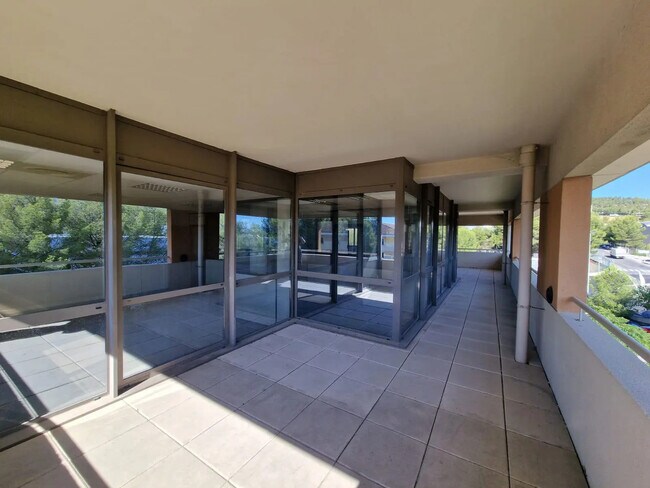 Plus de détails pour Bureau à vendre