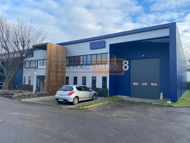 Industriel/Logistique dans à louer - Photo de l’immeuble – Image 1 sur 6