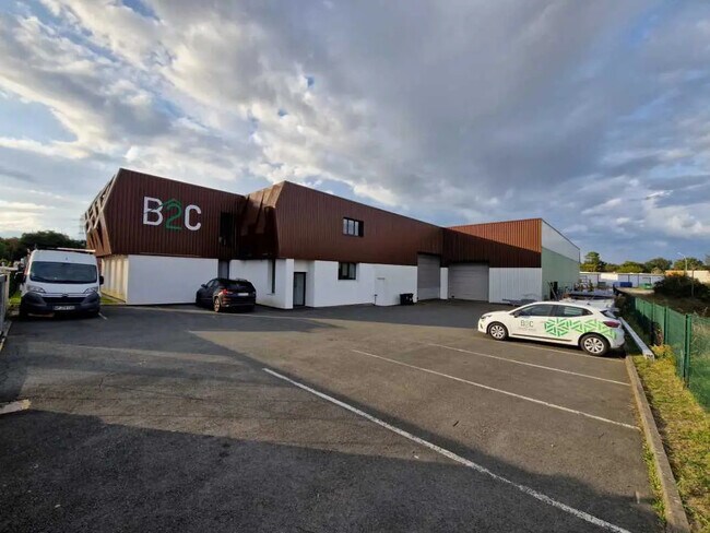 Plus de détails pour Local d’activités à vendre
