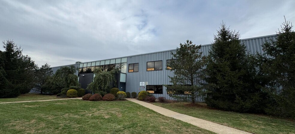 701 Ford Rd, Rockaway, NJ à louer - Photo de l’immeuble – Image 1 sur 1