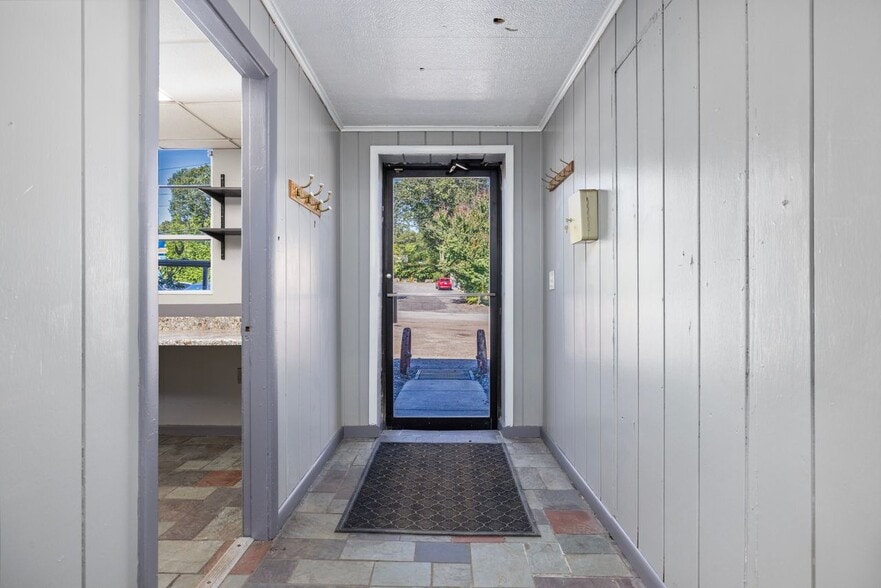 30 Starr St, Johnston, RI à louer - Photo de l’immeuble – Image 2 sur 36