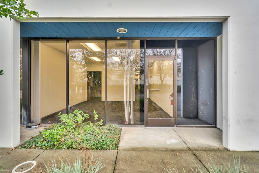 11415 Sunrise Gold Cir, Rancho Cordova, CA à louer - Photo de l’immeuble – Image 3 sur 18