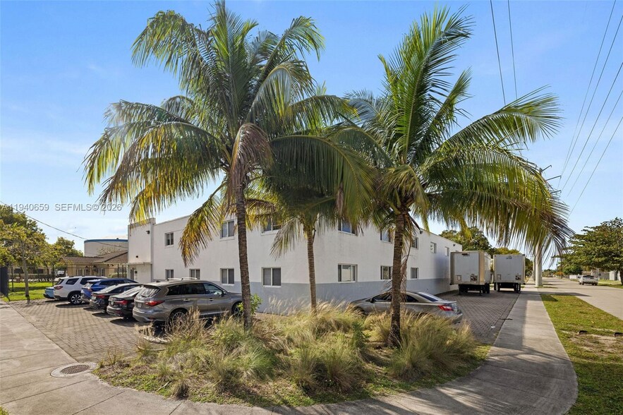 17890 NW 29th Ct, Miami Gardens, FL à louer - Photo de l’immeuble – Image 2 sur 63