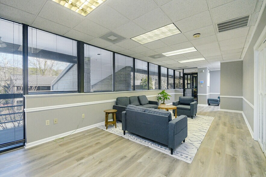3084 Mercer University Dr, Chamblee, GA à louer - Photo intérieure – Image 2 sur 21