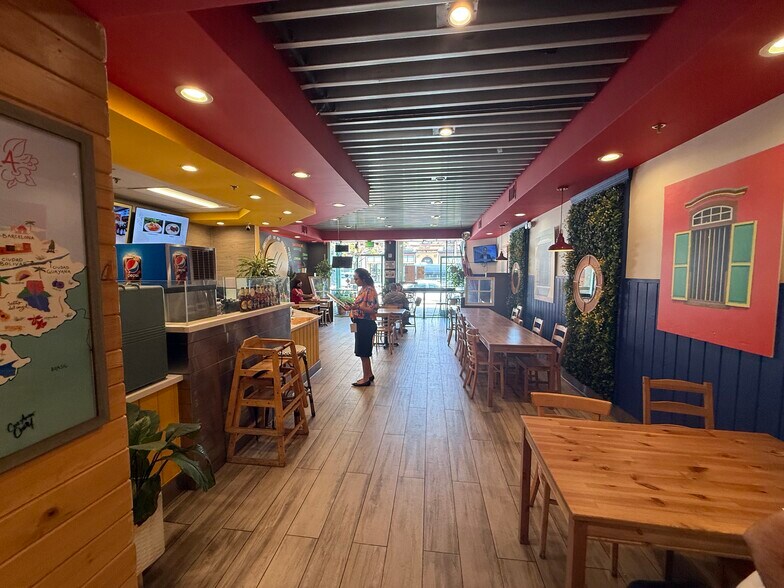 950 E Colorado Blvd, Pasadena, CA à louer - Photo de l’immeuble – Image 3 sur 21