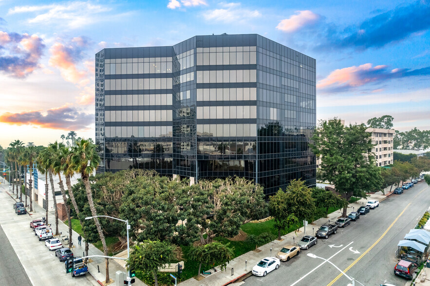 233 Wilshire Blvd, Santa Monica, CA à louer - Photo de l’immeuble – Image 1 sur 11