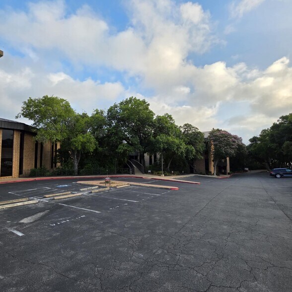 1524 S Interstate 35 S, Austin, TX à louer - Photo de l’immeuble – Image 3 sur 28