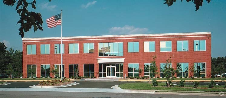 4445 Corporation Ln, Virginia Beach, VA à louer - Photo de l’immeuble – Image 2 sur 14