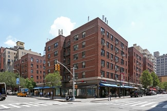 Plus de détails pour 45-47 E 8th St, New York, NY - Local commercial à louer