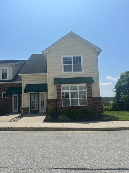 408 Larch Cir, Wilmington, DE à louer - Photo de l’immeuble – Image 2 sur 18