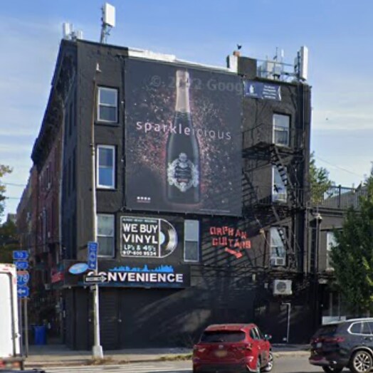 561 Clinton St, Brooklyn, NY à louer - Photo de l’immeuble – Image 2 sur 26