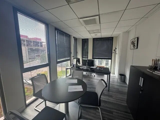 Bureau dans Saint-Étienne à louer - Photo de l’immeuble – Image 2 sur 7