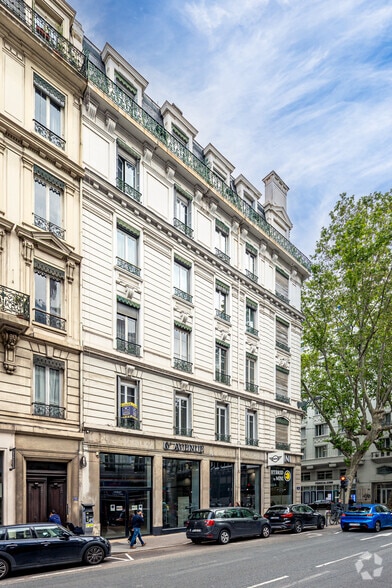 76 Avenue Maréchal De Saxe, Lyon à louer - Photo de l’immeuble – Image 2 sur 4