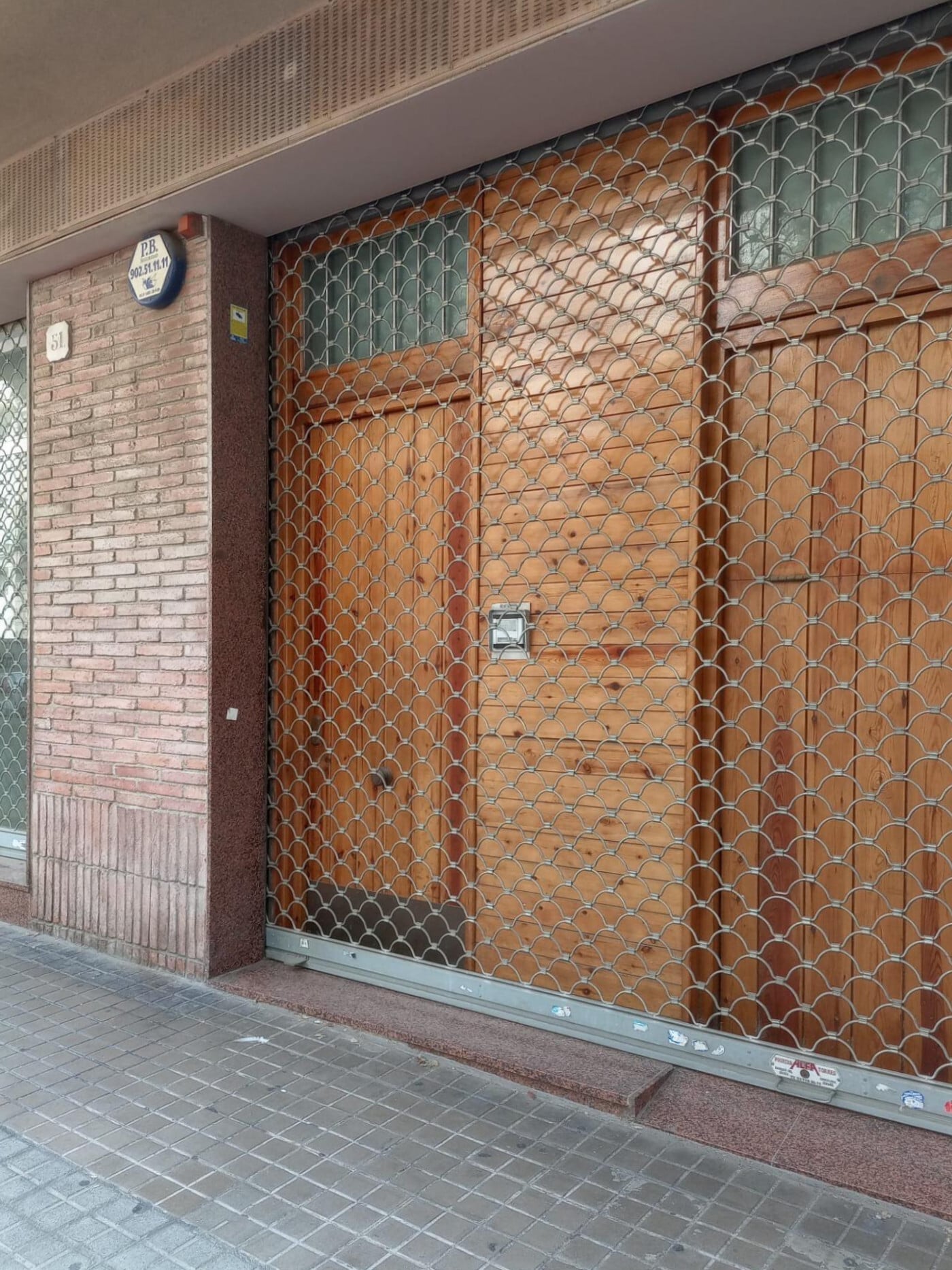 Local commercial dans Badalona, Barcelona à louer Plan d’étage– Image 1 sur 5