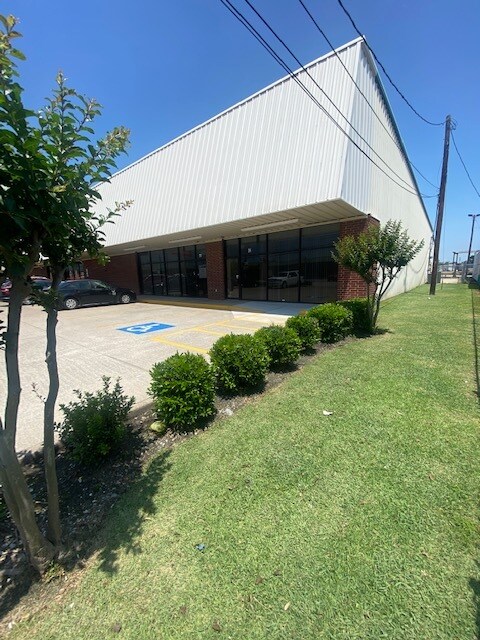 42-46 N 11th St, Beaumont, TX à louer Photo de l’immeuble– Image 1 sur 10