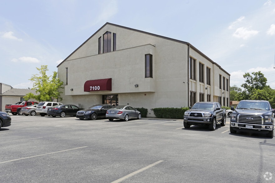 7100 Blvd 26, Richland Hills, TX à vendre - Photo principale – Image 1 sur 13