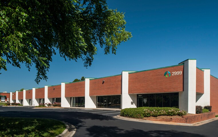 2999 Pacific Dr, Norcross, GA à louer - Photo de l’immeuble – Image 1 sur 9