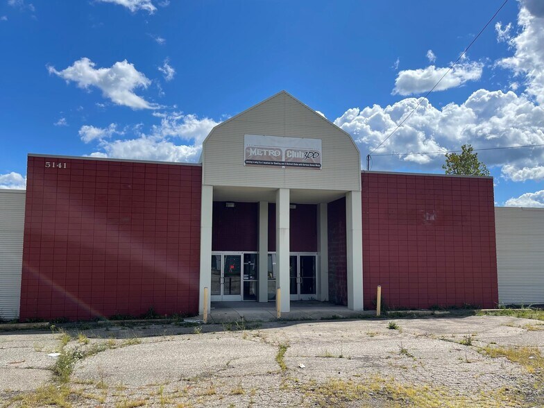 5141 S Martin Luther King Jr Blvd, Lansing, MI à vendre - Photo de l’immeuble – Image 2 sur 4