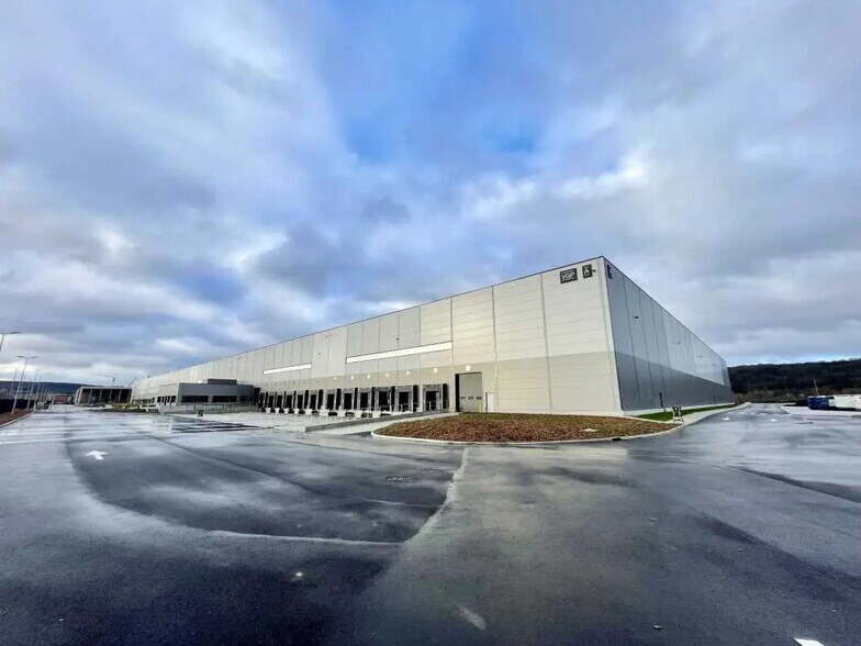 Industriel/Logistique dans Petit-Couronne à louer - Photo de l’immeuble – Image 2 sur 23