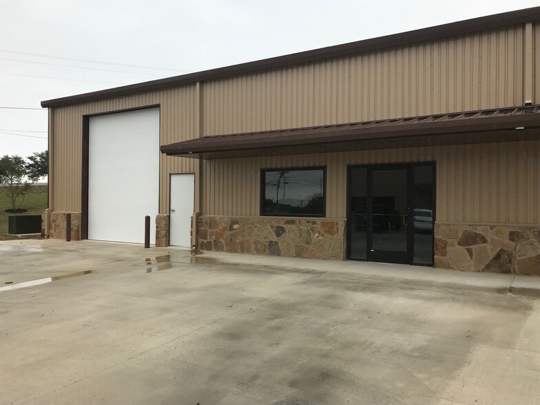 22111 W State Highway 71, Spicewood, TX à louer - Photo de l’immeuble – Image 2 sur 8