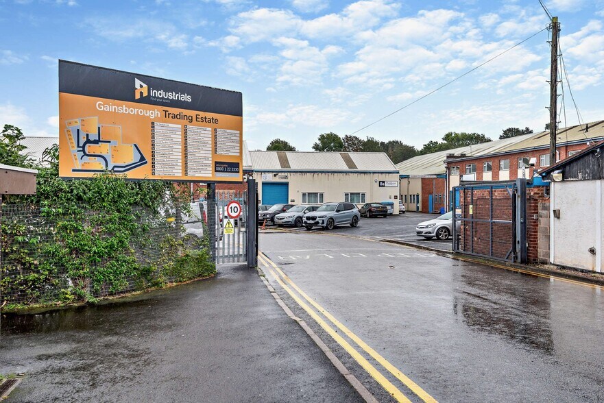 Rufford Rd, Stourbridge à louer - Photo de l’immeuble – Image 2 sur 4
