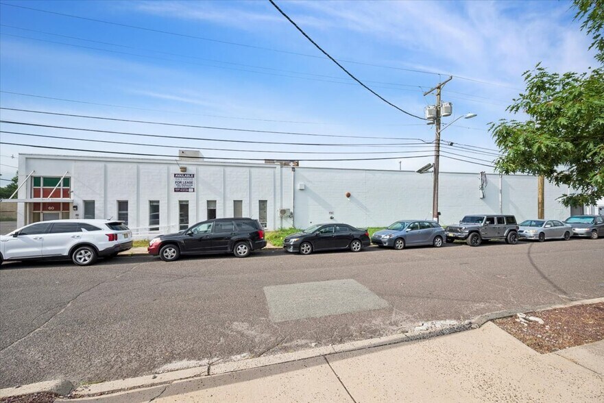 60 E 4th St, Somerville, NJ à louer - Photo de l’immeuble – Image 2 sur 15