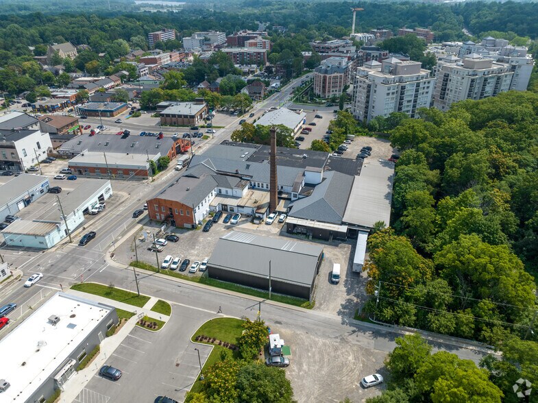 64 Hatt St, Hamilton, ON à louer - Aérien – Image 3 sur 7