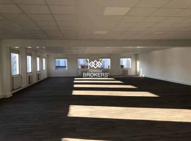 Plus de détails pour Bureau à vendre