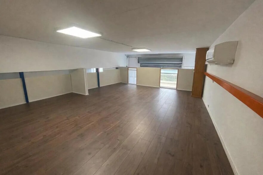 Industriel/Logistique dans Antibes à vendre - Photo intérieure – Image 3 sur 3