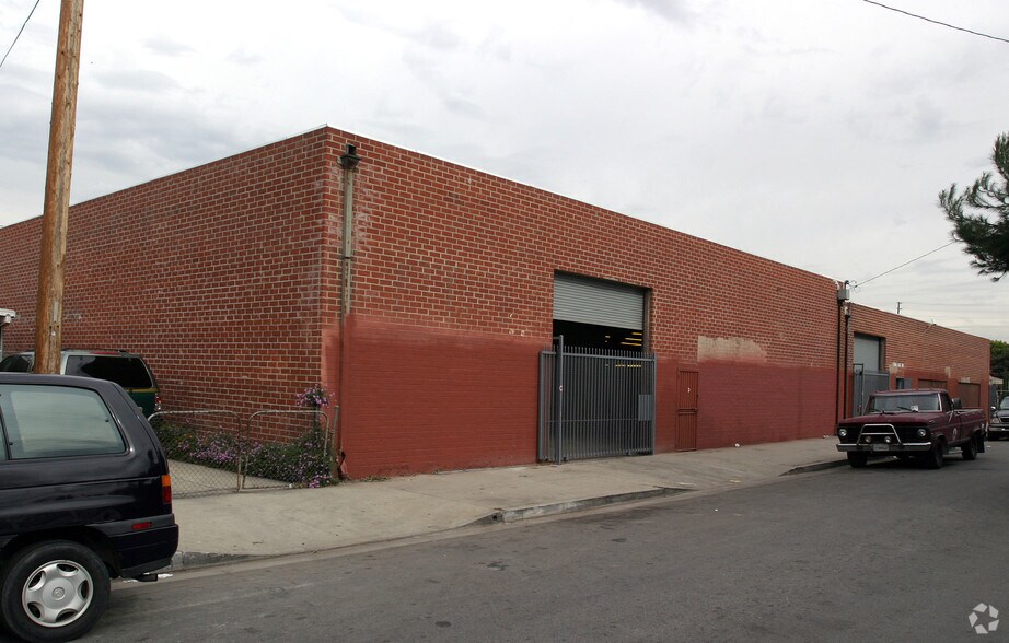 1423 E 58th Dr, Los Angeles, CA à vendre - Photo de l’immeuble – Image 2 sur 11