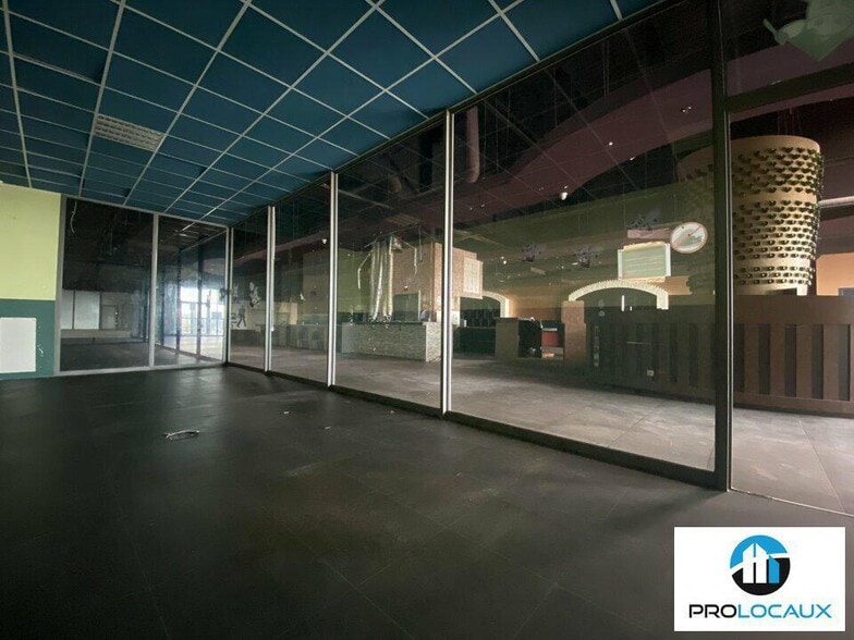 Local commercial dans Barentin à louer - Photo intérieure – Image 3 sur 5