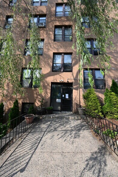 37 Avon Pl, Staten Island, NY à vendre - Photo de l’immeuble – Image 3 sur 8