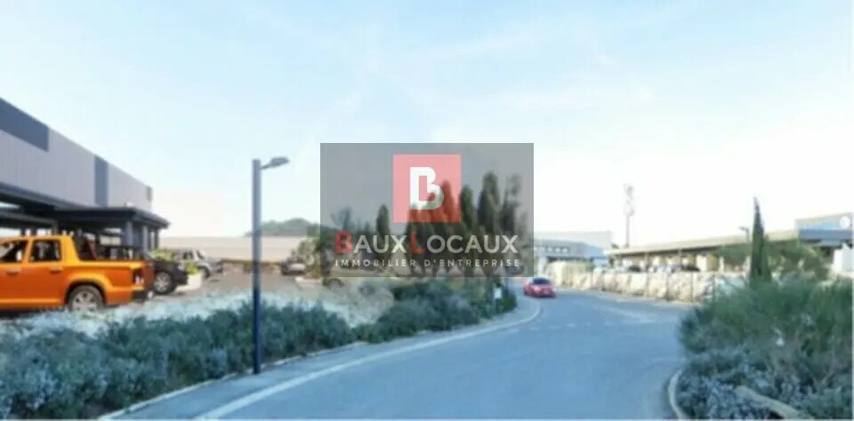 Local commercial dans Les Angles à louer - Photo de l’immeuble – Image 2 sur 5