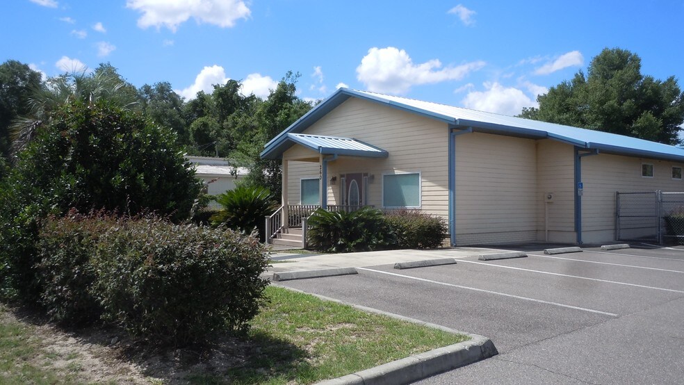 200 NE Commercial Cir, Keystone Heights, FL à vendre - Photo de l’immeuble – Image 2 sur 14
