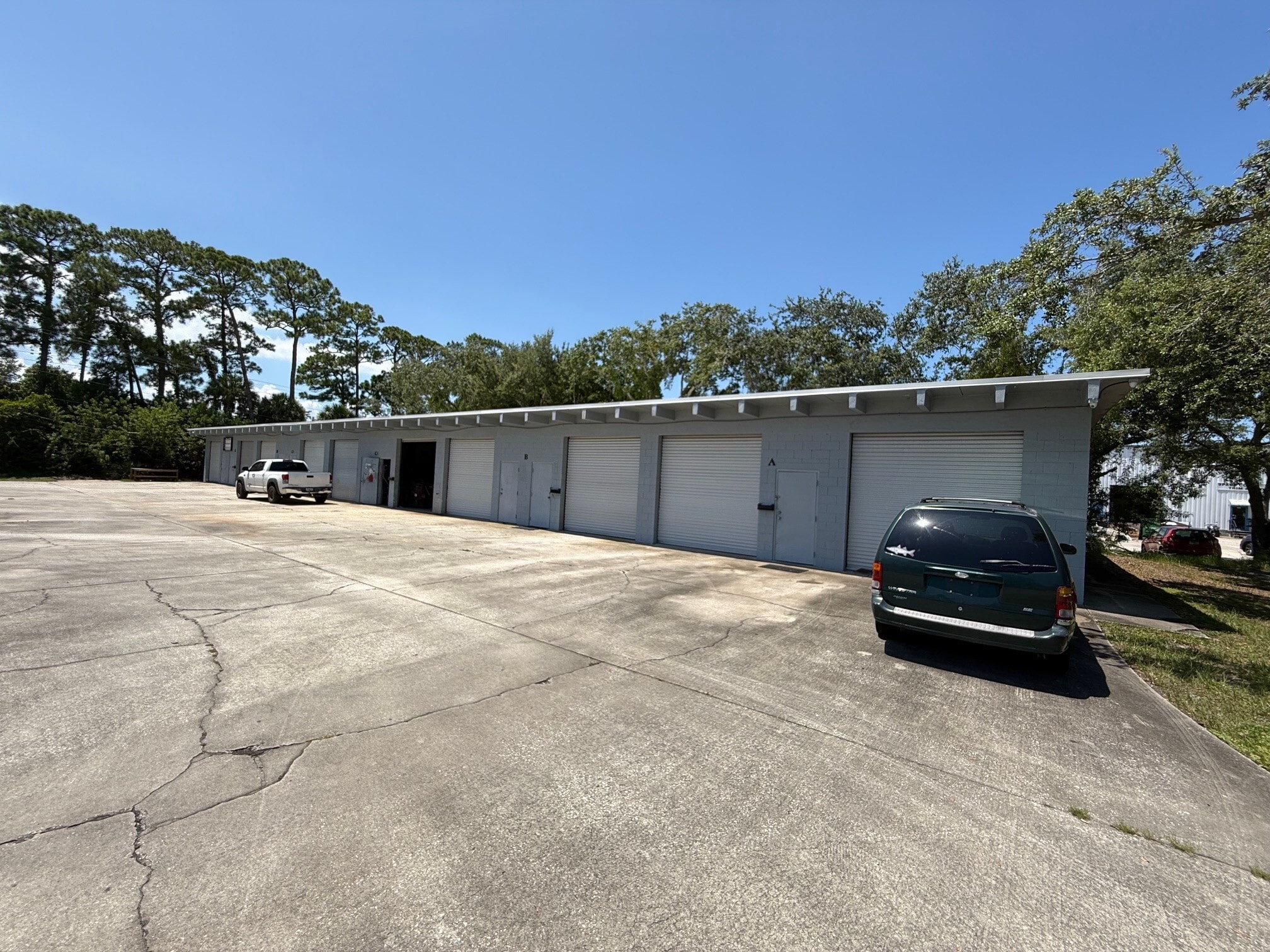 6958 Sonny Dale Dr, Melbourne, FL à vendre Photo de l’immeuble– Image 1 sur 8
