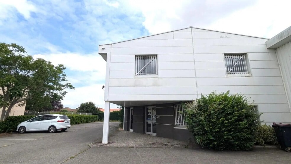 Local d’activités dans Quint-Fonsegrives à louer - Photo de l’immeuble – Image 3 sur 10