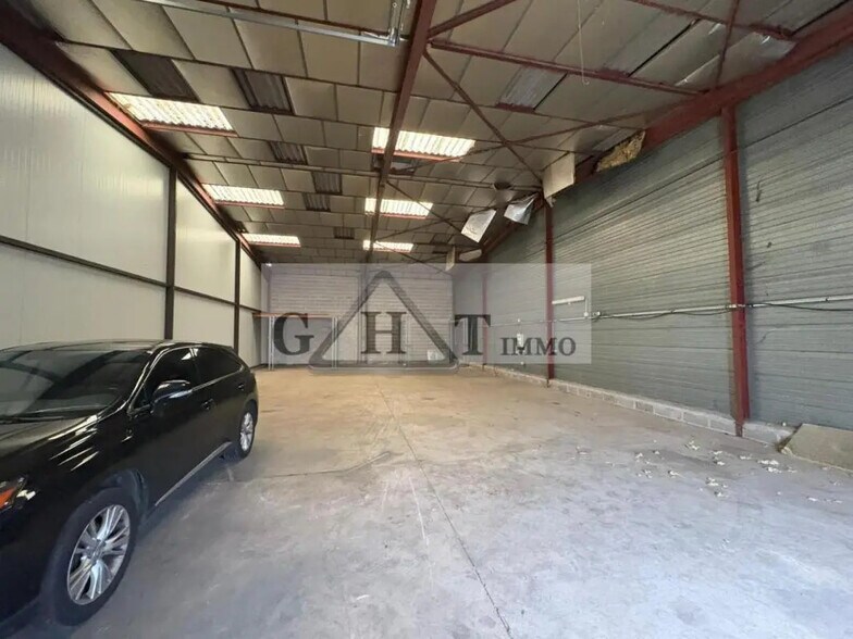 Industriel/Logistique dans Moissy-Cramayel à vendre - Photo de l’immeuble – Image 2 sur 9