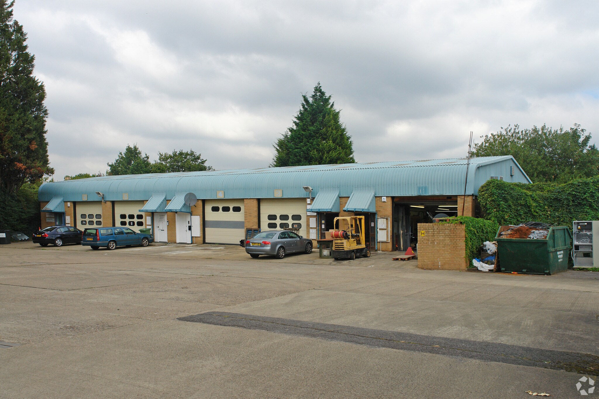 2-6 Holly Rd, Hampton à vendre Photo principale– Image 1 sur 2