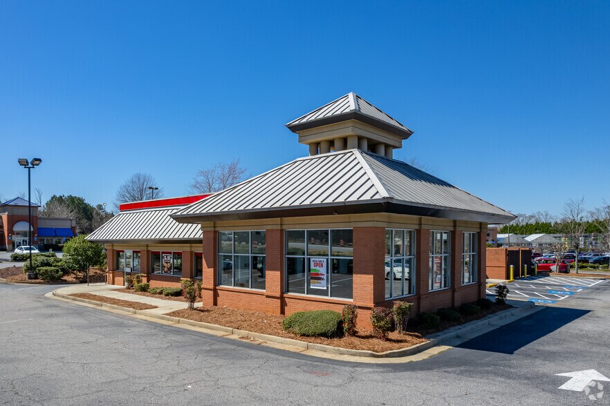 890 N Main St, Alpharetta, GA à louer - Photo de l’immeuble – Image 3 sur 6