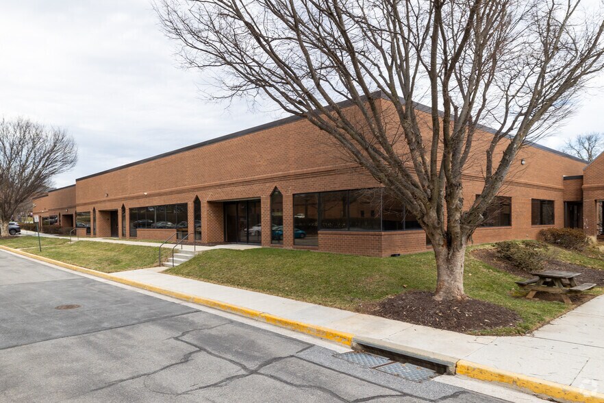 11421 Cronhill Dr, Owings Mills, MD à louer - Photo de l’immeuble – Image 3 sur 6