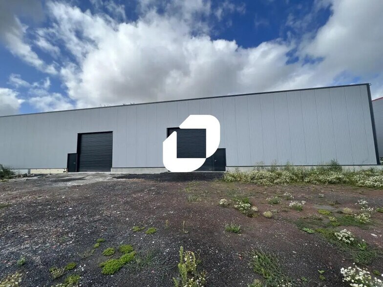 Bureau dans Gondecourt à louer - Photo de l’immeuble – Image 2 sur 3